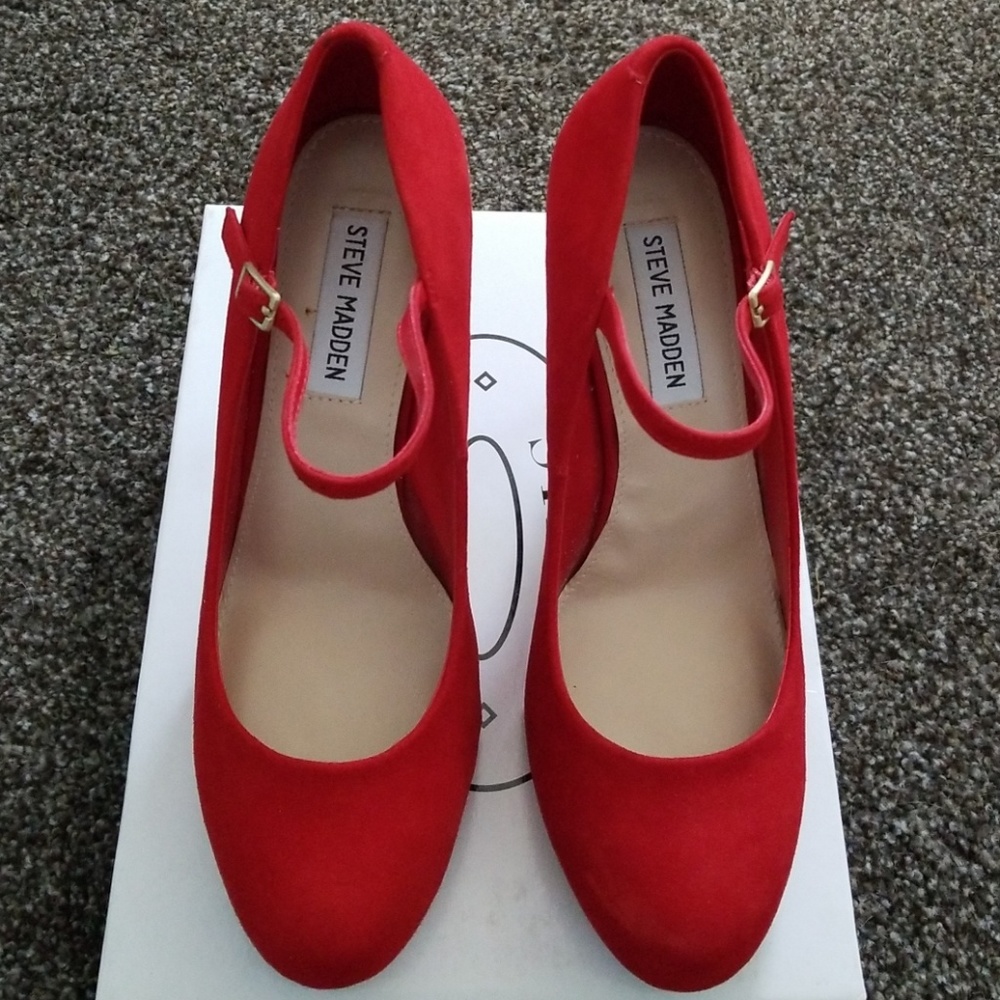 Steve Madden Suede Babydoll Pumps 🔥
